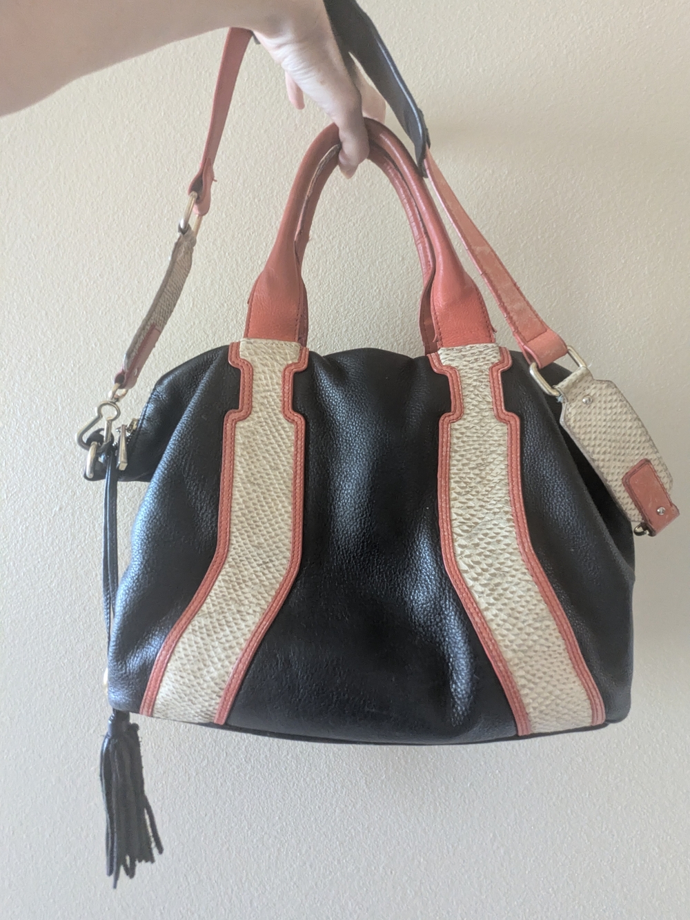 FAVORITE Vince Camuto Black/Ink Leather Crossbody Bag with Coral And Cream Trim